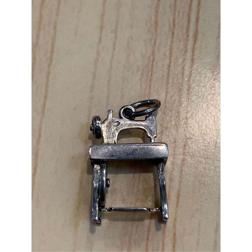 .925 Vintage Sewing Machine Sterling Silver Jewelry Charm #sew #treadle machine